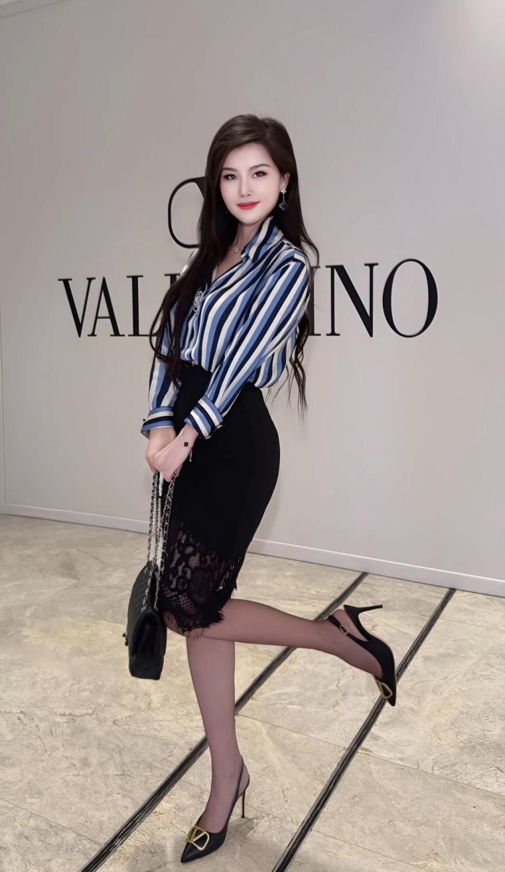 细腰长腿，身材太棒了