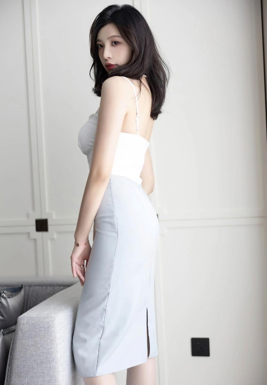 包臀裙，曲线婀娜大长腿