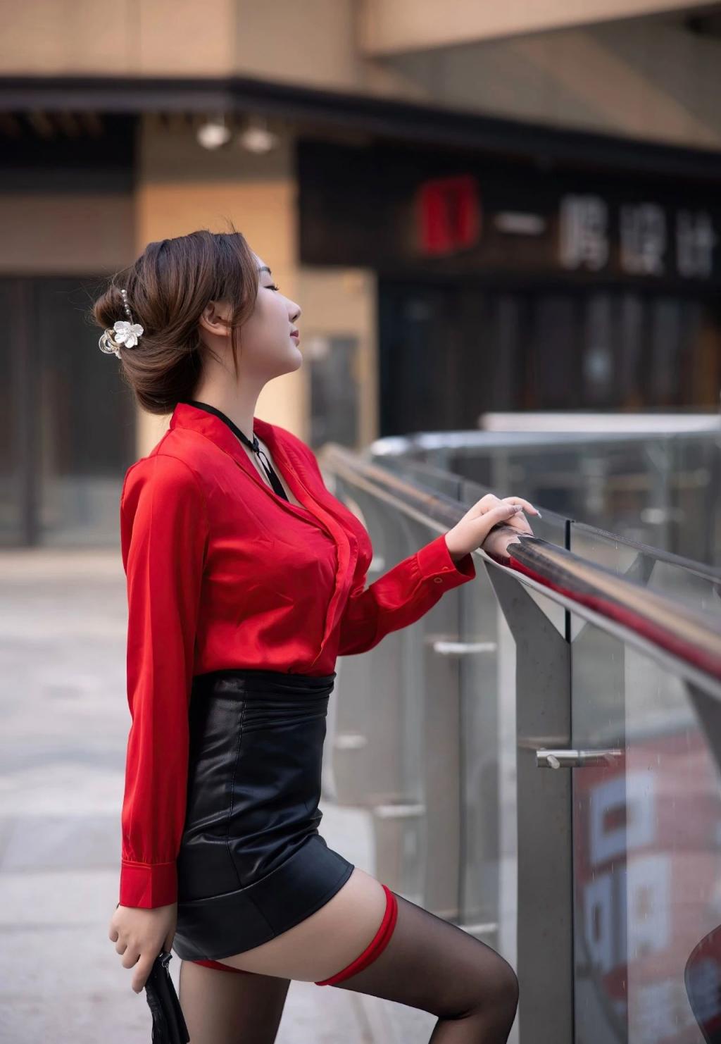 包臀裙，曲线婀娜大长腿