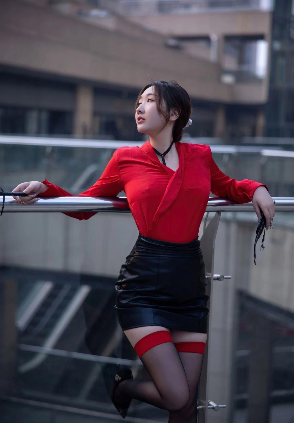 包臀裙，曲线婀娜大长腿