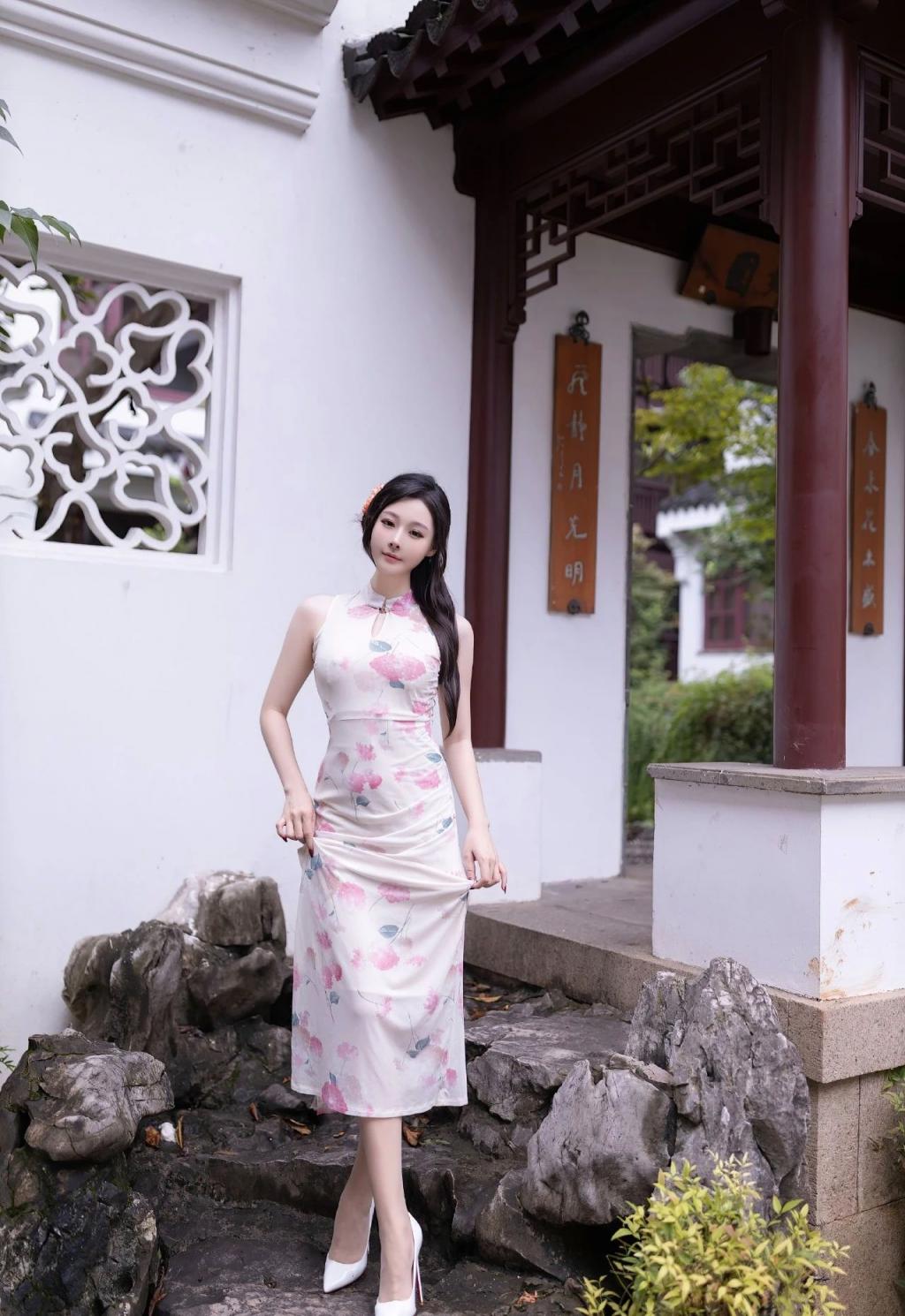 包臀裙，曲线婀娜大长腿