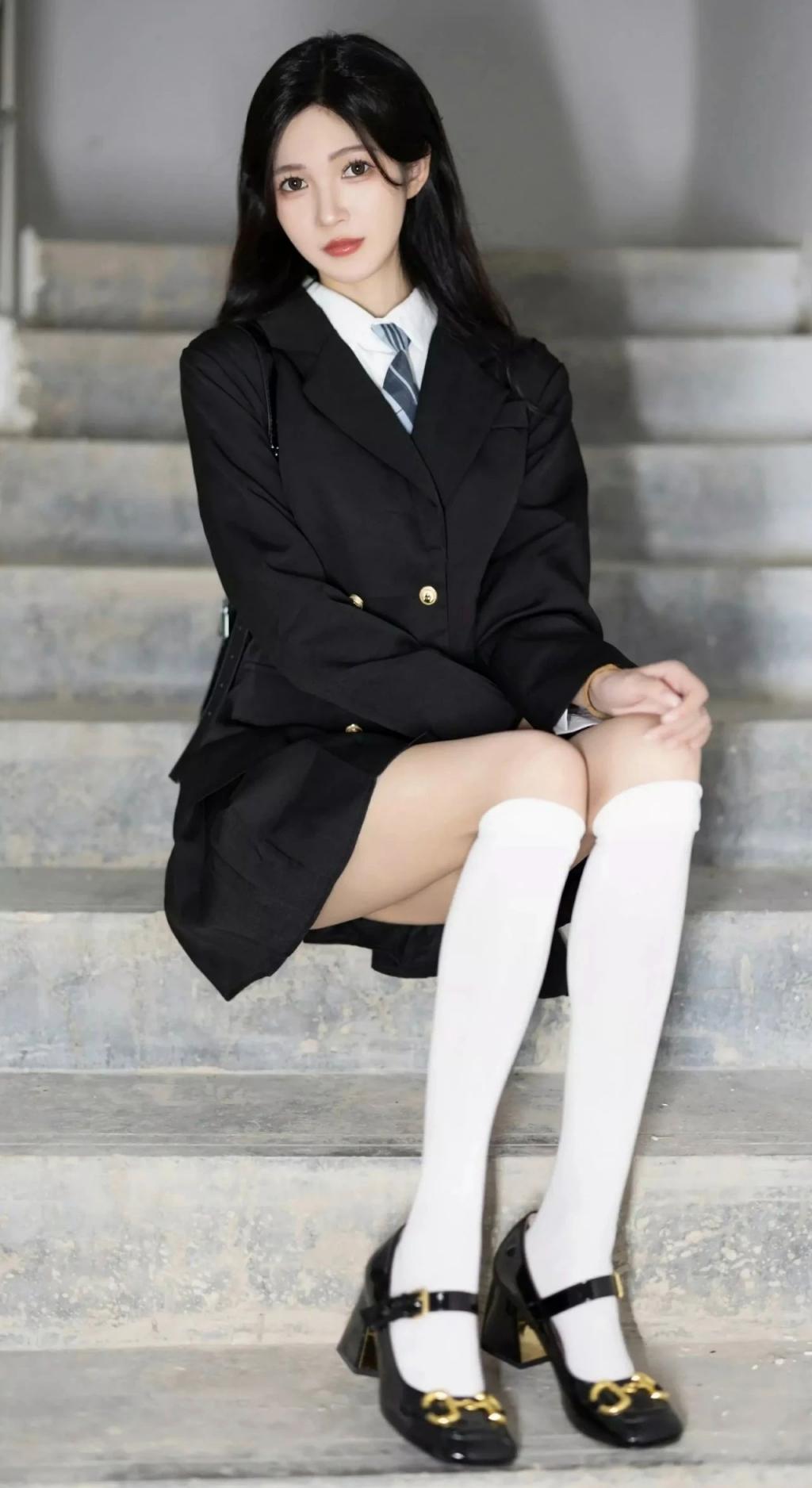 曼妙身材，蜂腰翘臀