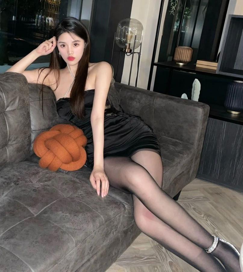 曼妙身材，蜂腰翘臀