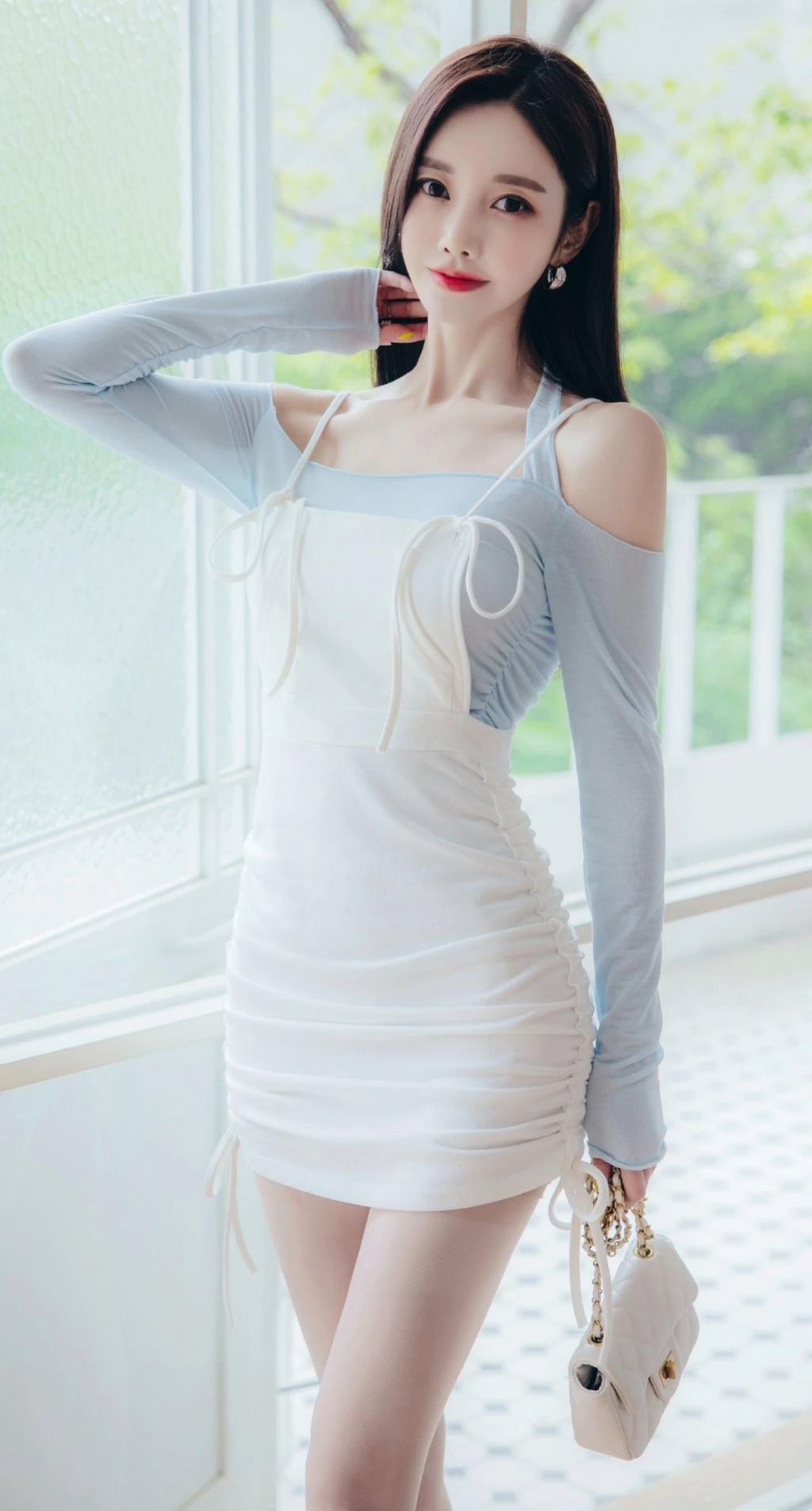 曼妙身材，蜂腰翘臀